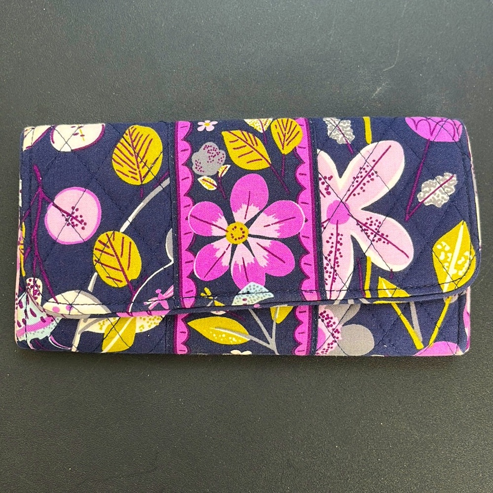 Great gift! Vera Bradley clutch